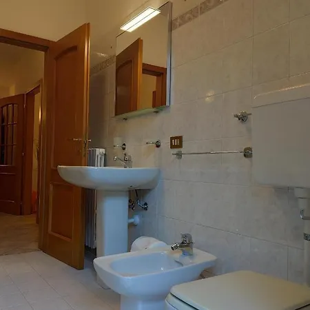 Nel Circondato Dalle Montagne Apartment *