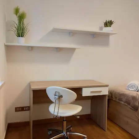 Nel Circondato Dalle Montagne Apartment *