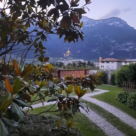 Nel Circondato Dalle Montagne Apartment